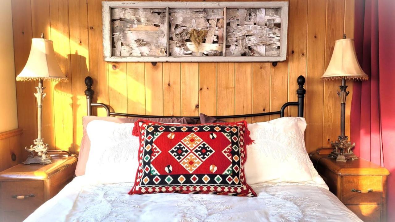 La Vieille Ferme ; l'Écogîte un loft campagnard Saint-Fulgence Extérieur photo