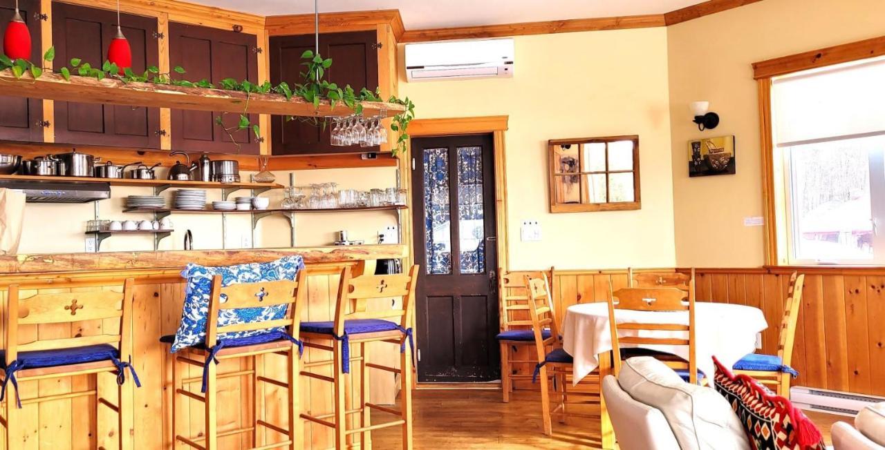 La Vieille Ferme ; l'Écogîte un loft campagnard Saint-Fulgence Extérieur photo