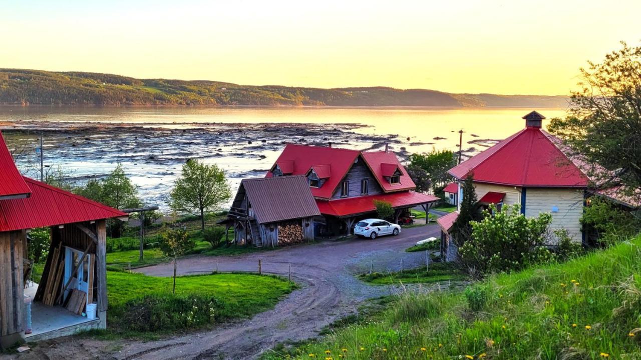 La Vieille Ferme ; l'Écogîte un loft campagnard Saint-Fulgence Extérieur photo