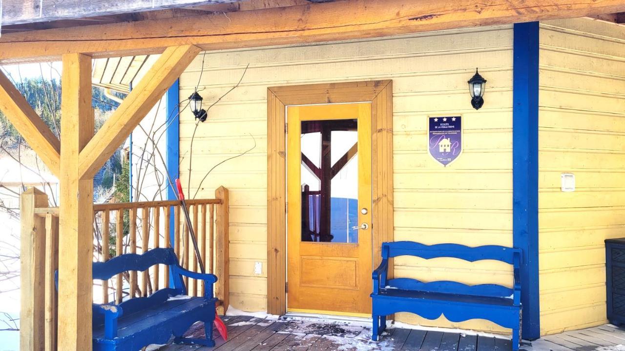 La Vieille Ferme ; l'Écogîte un loft campagnard Saint-Fulgence Extérieur photo